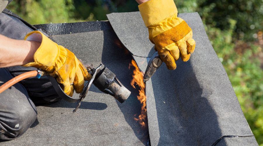 Professional flood damage restoration services in Tomahawk, KY